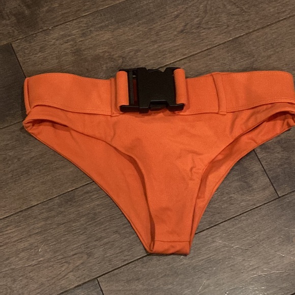 ANDI BAGUS orange Bond girl bikini - Picture 7 of 11